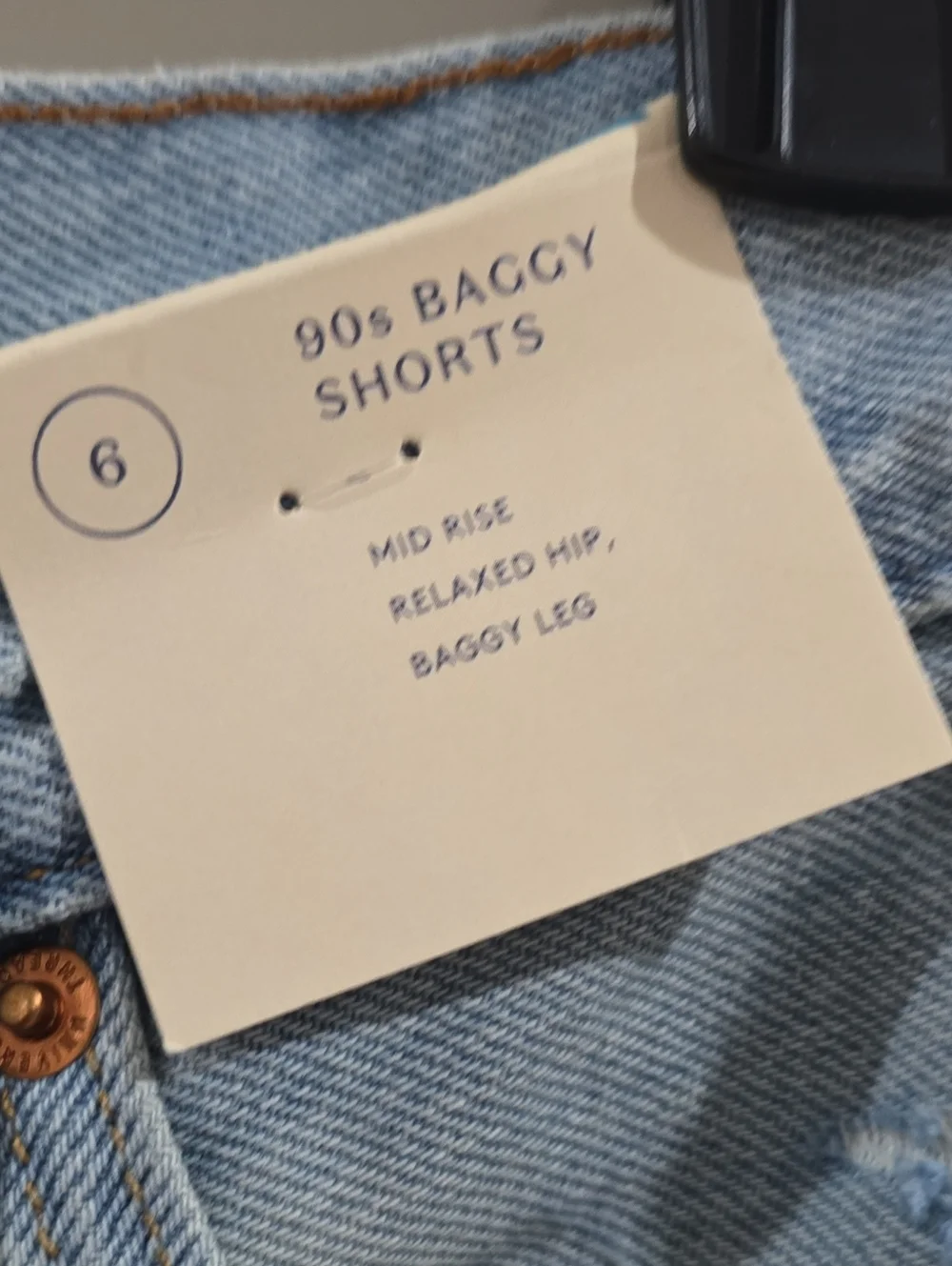 Universal Thread Women's 90s Baggy Denim Shorts Light Wash Mid Rise Size 6